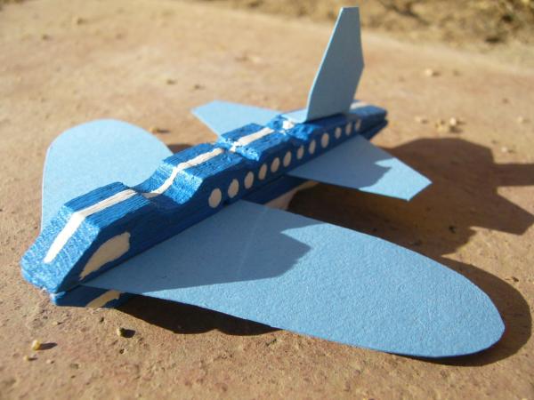 Como fazer um avião com um clipe de papel - 5 passos