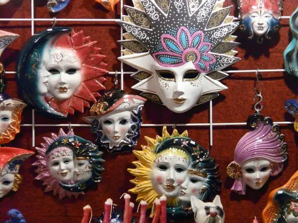Desenho de máscaras de carnaval