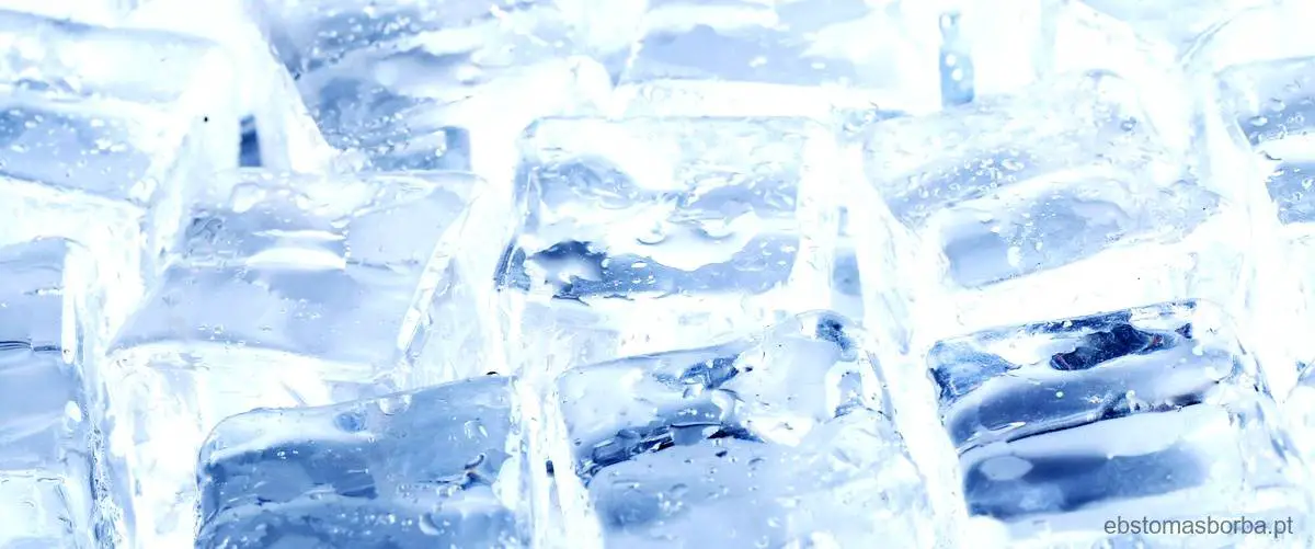 A influência de uma força constante na descida de um bloco de gelo: uma experiência congelante