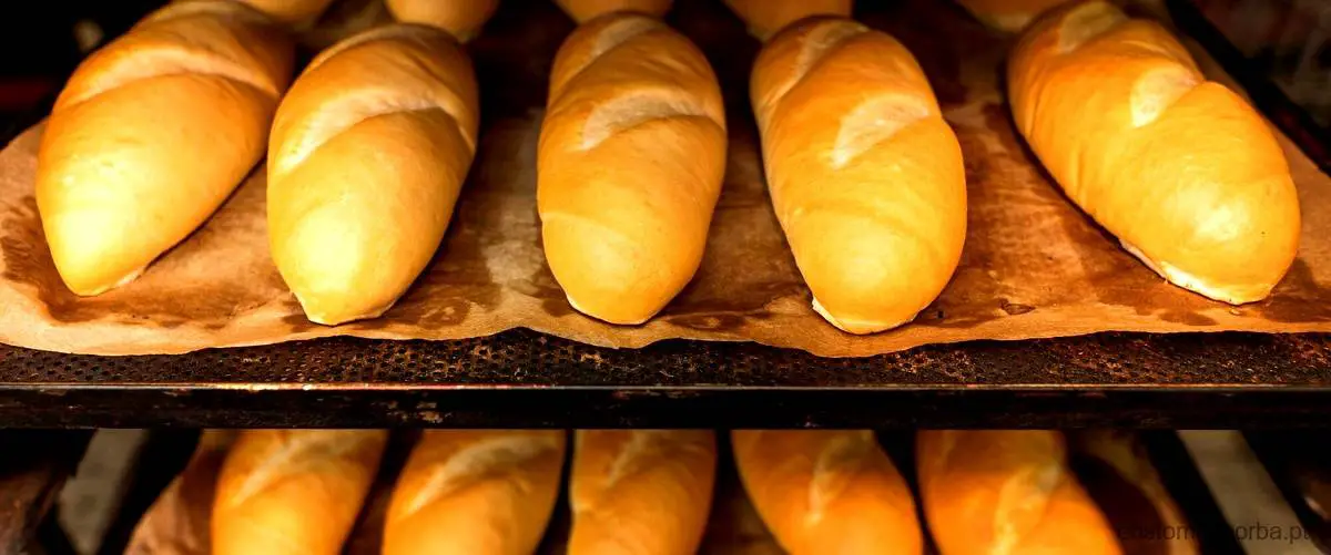 Como a produção de pães pode ser otimizada em uma padaria de sucesso?