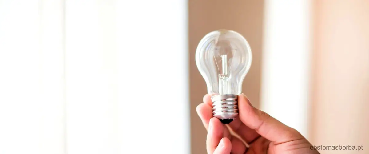 Como as lâmpadas LED se comparam às lâmpadas incandescentes e fluorescentes?