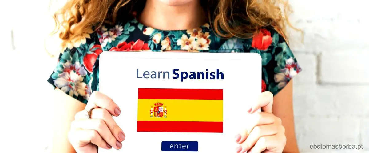 Como fazer uma capa de trabalho de espanhol simples e elegante