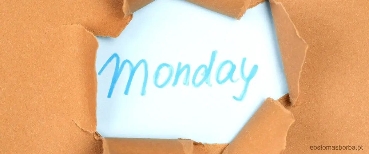 Qual é o plural da palavra segunda-feira?